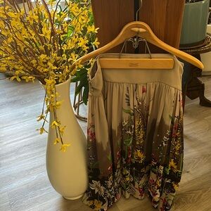 BCBG MAXAZRIA absolutely stunning skirt fully lined side zip side, French Button